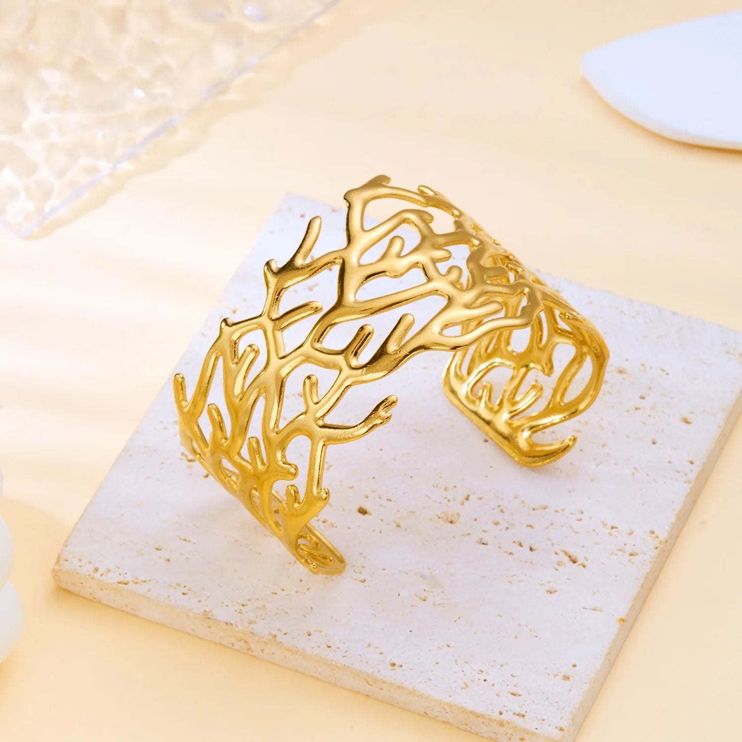 2025 Exaggerated Metal Shell Starfish Bracelet for Women Fashion Gold Color Stainless Steel Cuff Bangle Beach Party Jewelry