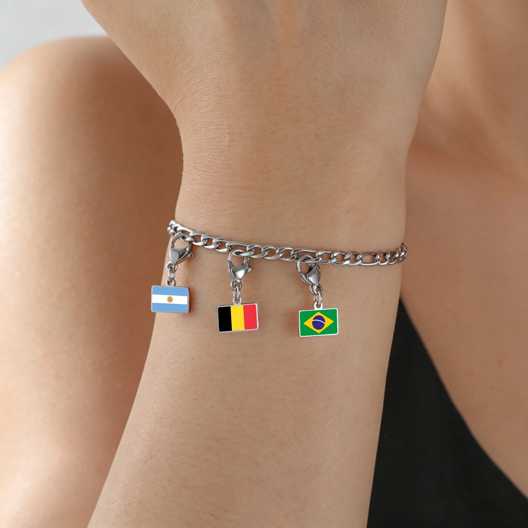 EUEAVAN 1pc Stainless Steel Country Flag Charm Bracelet with Figaro Chain Tiny Charms Hand Bracelet Travel Holiday Jewelry Gifts