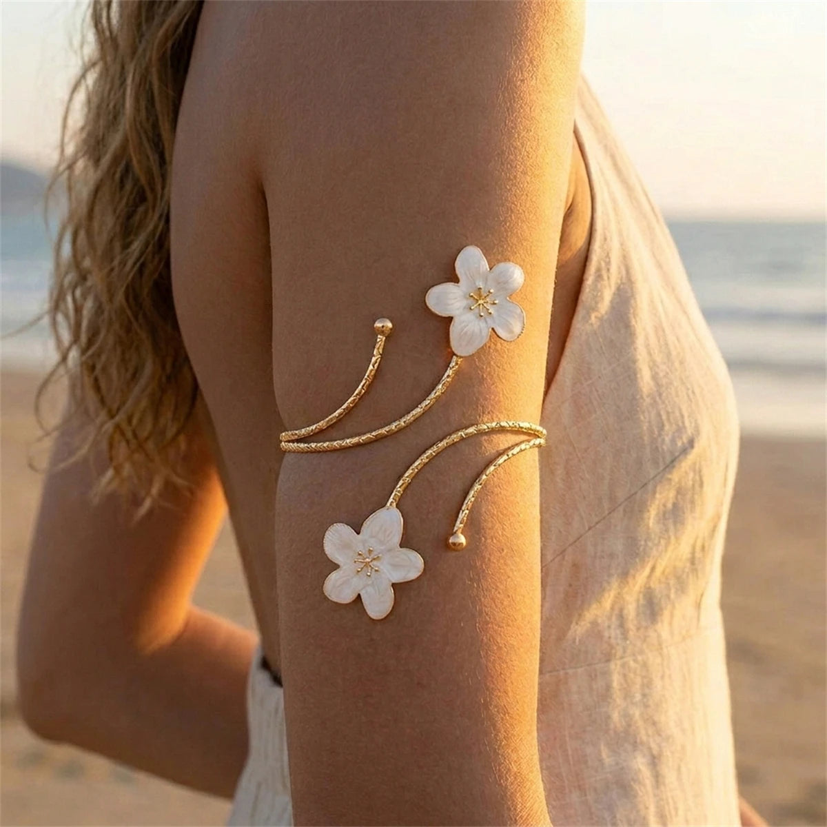 Boho Elegant Metal Flower Upper Arm Bracelet for Women Vintage Punk Gold Color Spiral Armlet Armband Beach Party Jewelry