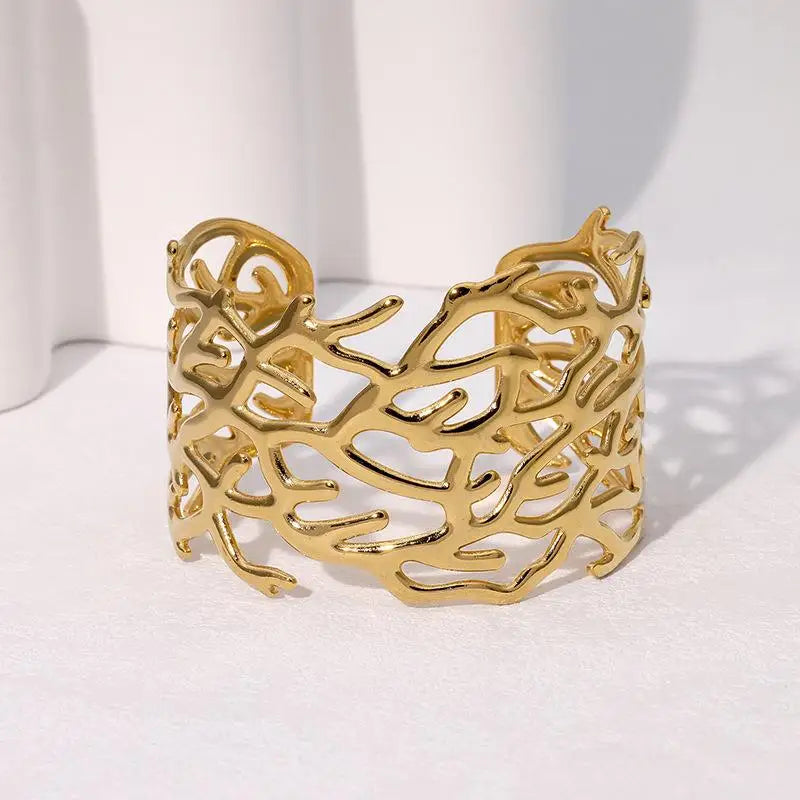2025 Exaggerated Metal Shell Starfish Bracelet for Women Fashion Gold Color Stainless Steel Cuff Bangle Beach Party Jewelry