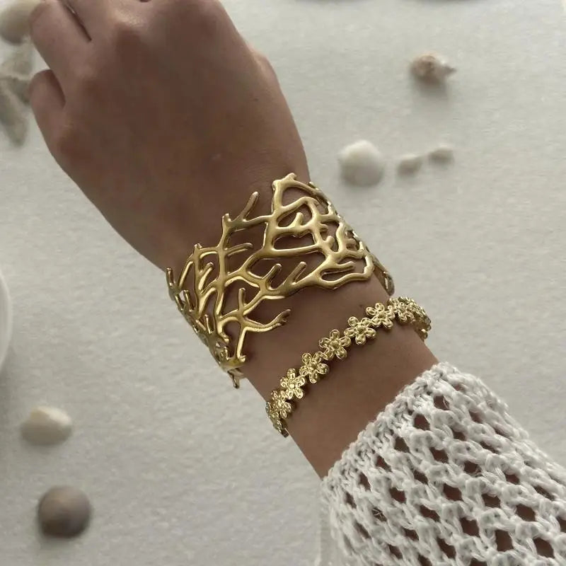 2025 Exaggerated Metal Shell Starfish Bracelet for Women Fashion Gold Color Stainless Steel Cuff Bangle Beach Party Jewelry